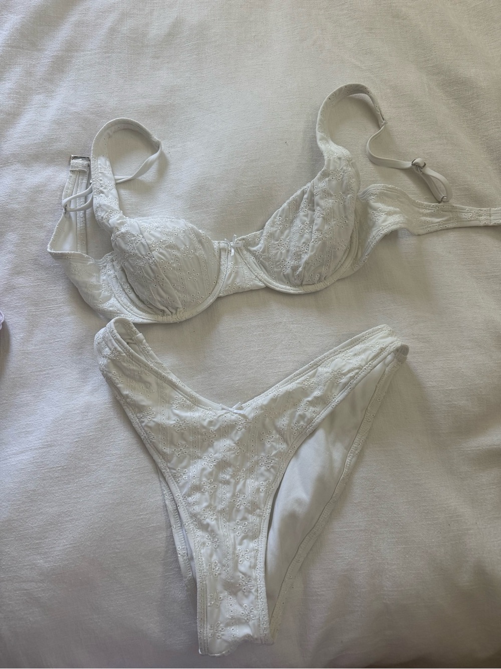 wild fable White Lace Underwire Bikini Set